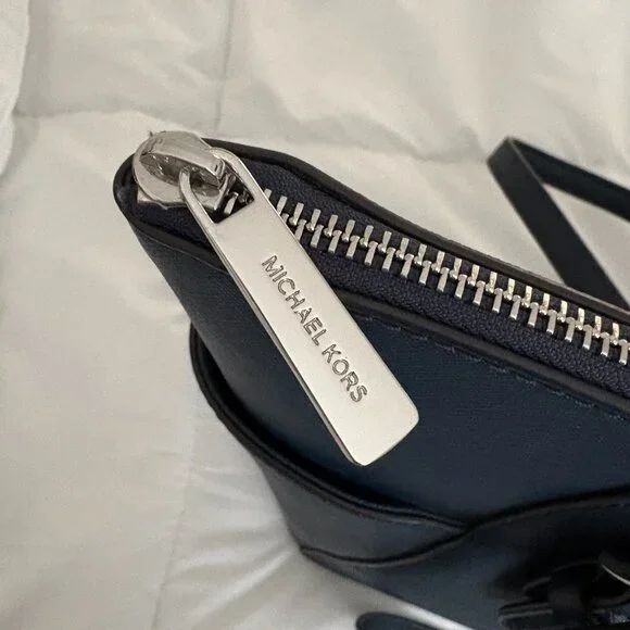 Michael Kors Charlotte Medium Tote Navy Saffiano Leather Top Zipper - Picture 10 of 15